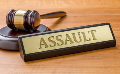 https-www-chicagocriminaldefenselawyer-net-images-easyblog_images-620-b2ap3_thumbnail_assault-jpg